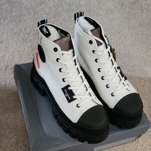 Brand New Palladium Boots